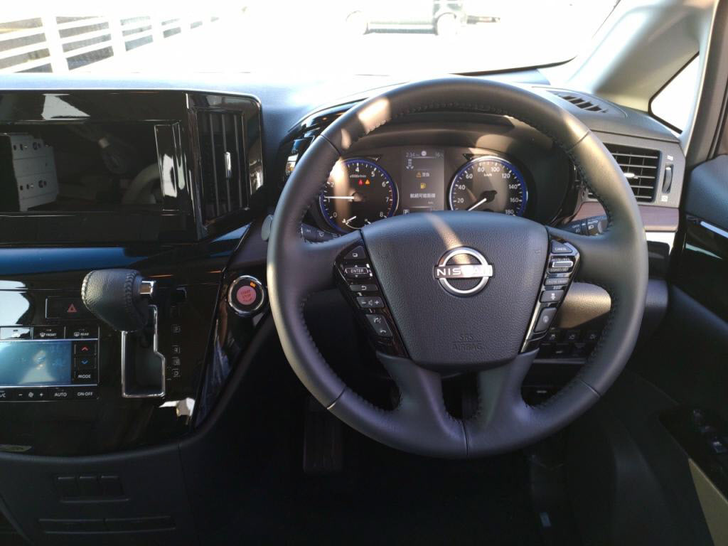 エルグランドハイウェイスターＳの写真 3