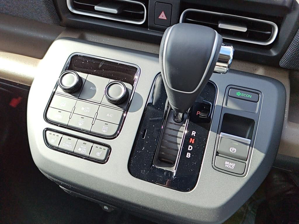 フリードハイブリッドｅＨＥＶエアーＥＸの写真 14