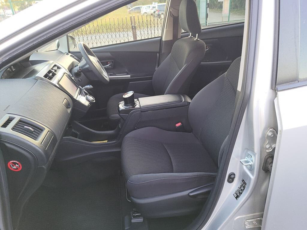 プリウスαＳの写真 22