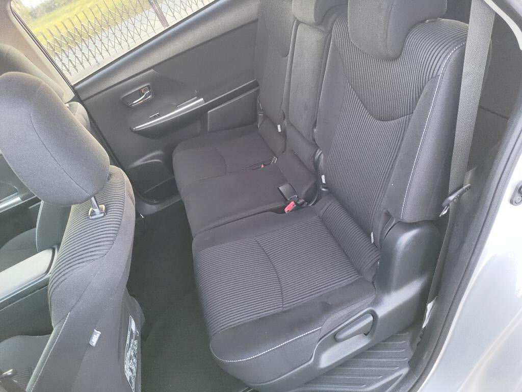 プリウスαＳの写真 23