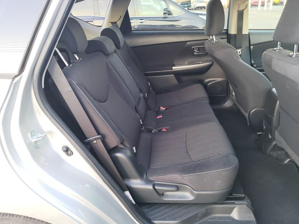 プリウスαＳの写真 24