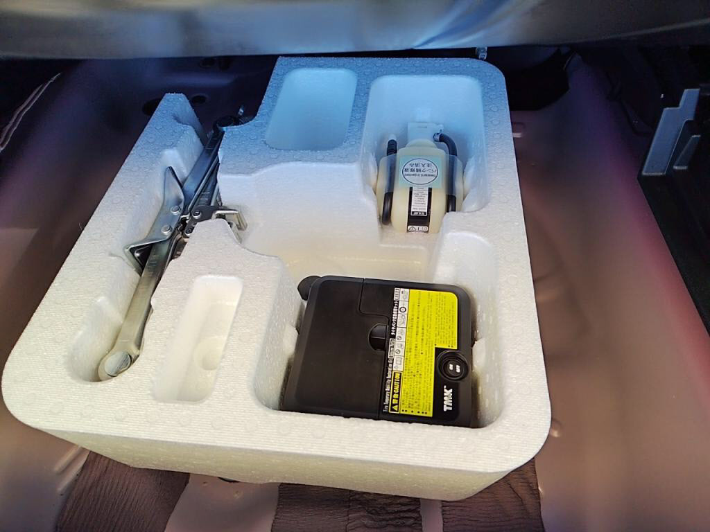 カローラフィールダーハイブリッドハイブリッドＧエアロツアラーの写真 18