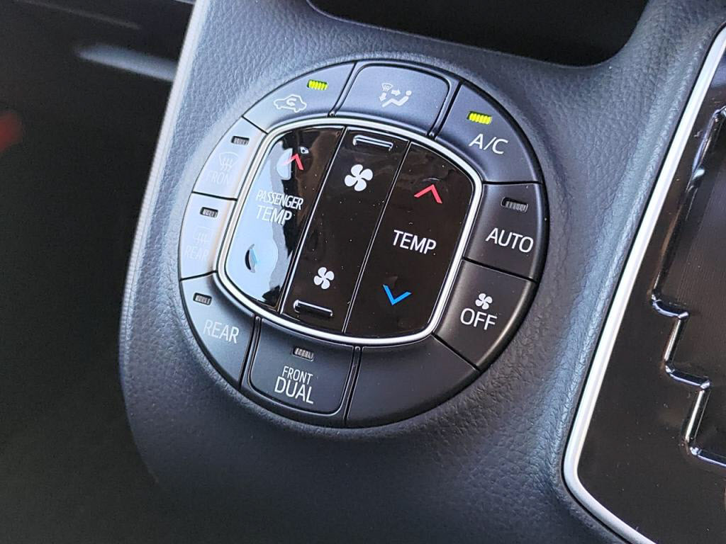 ヴォクシーＶの写真 14