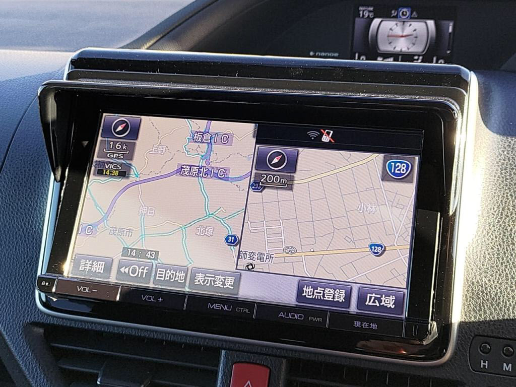 ヴォクシーＶの写真 17