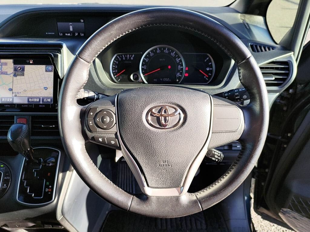 ヴォクシーＶの写真 20