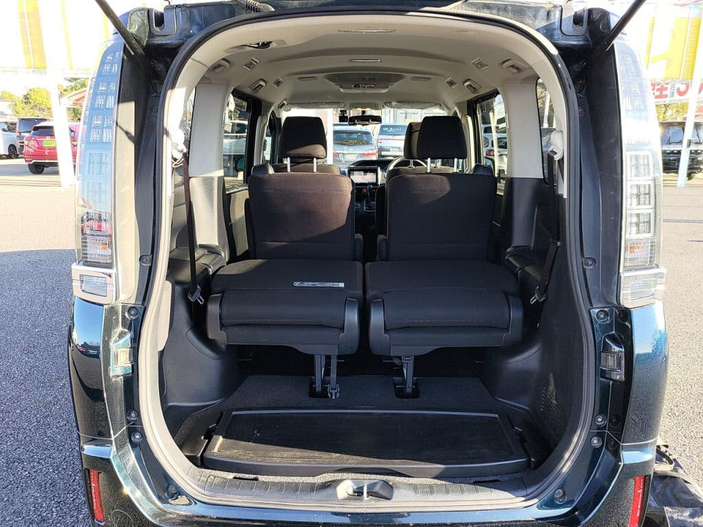 ヴォクシーＶの写真 26