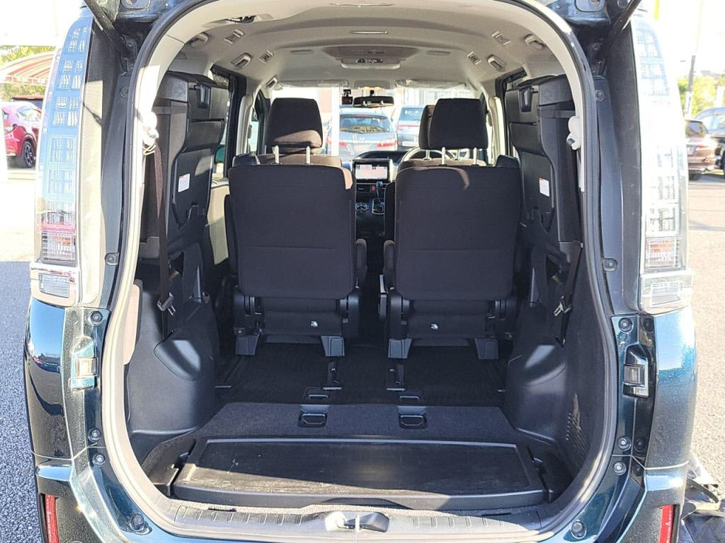 ヴォクシーＶの写真 27