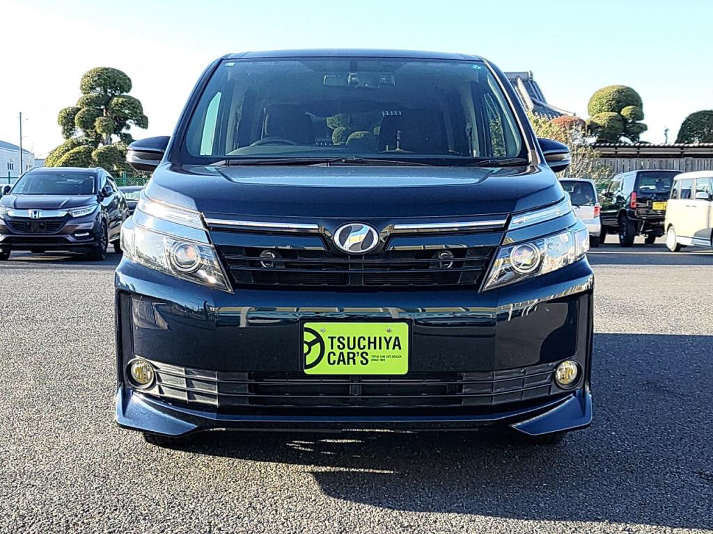 ヴォクシーＶの写真 9