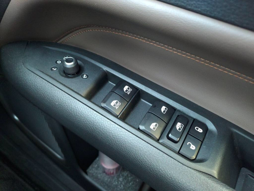 ジープコマンダーリミテッドの写真 14