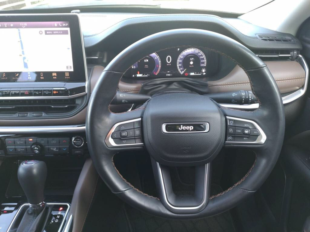 ジープコマンダーリミテッドの写真 3