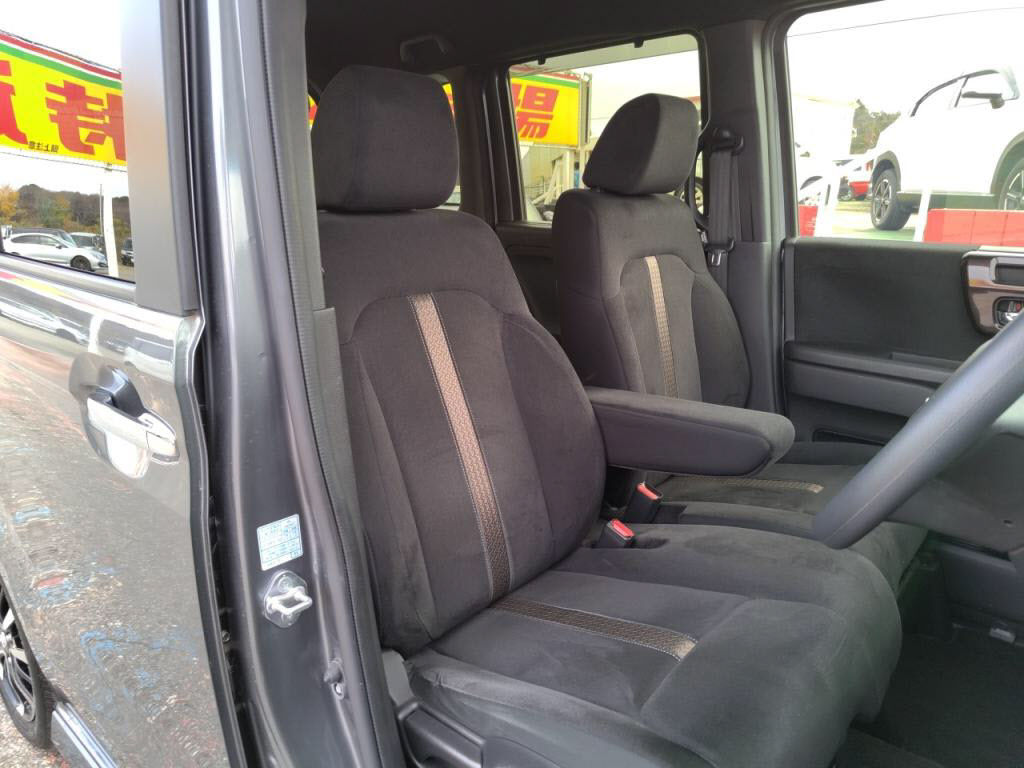 Ｎ＿ＢＯＸカスタムＧ・Ｌホンダセンシングの写真 13