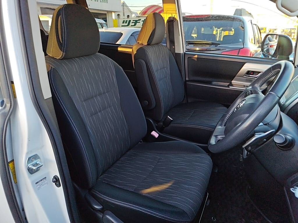 ヴォクシーＺＳキラメキ２の写真 19