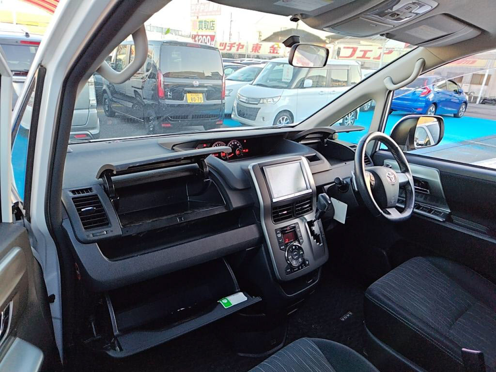 ヴォクシーＺＳキラメキ２の写真 20