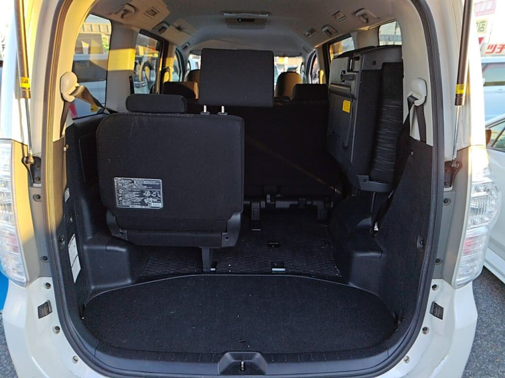 ヴォクシーＺＳキラメキ２の写真 24