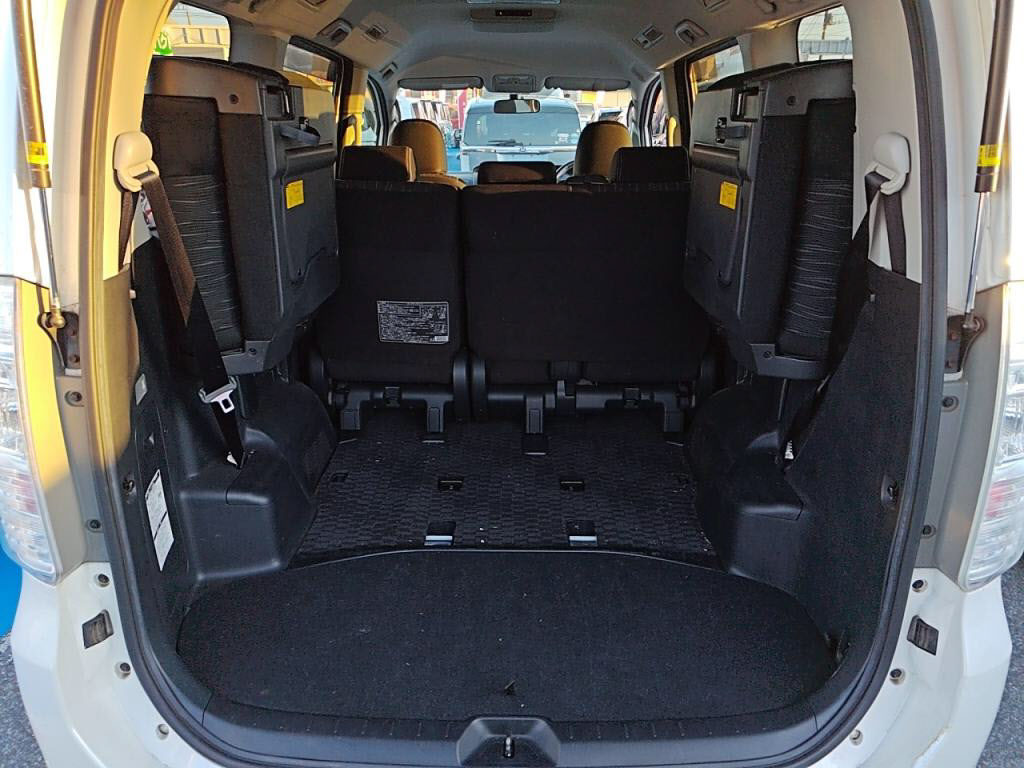 ヴォクシーＺＳキラメキ２の写真 25