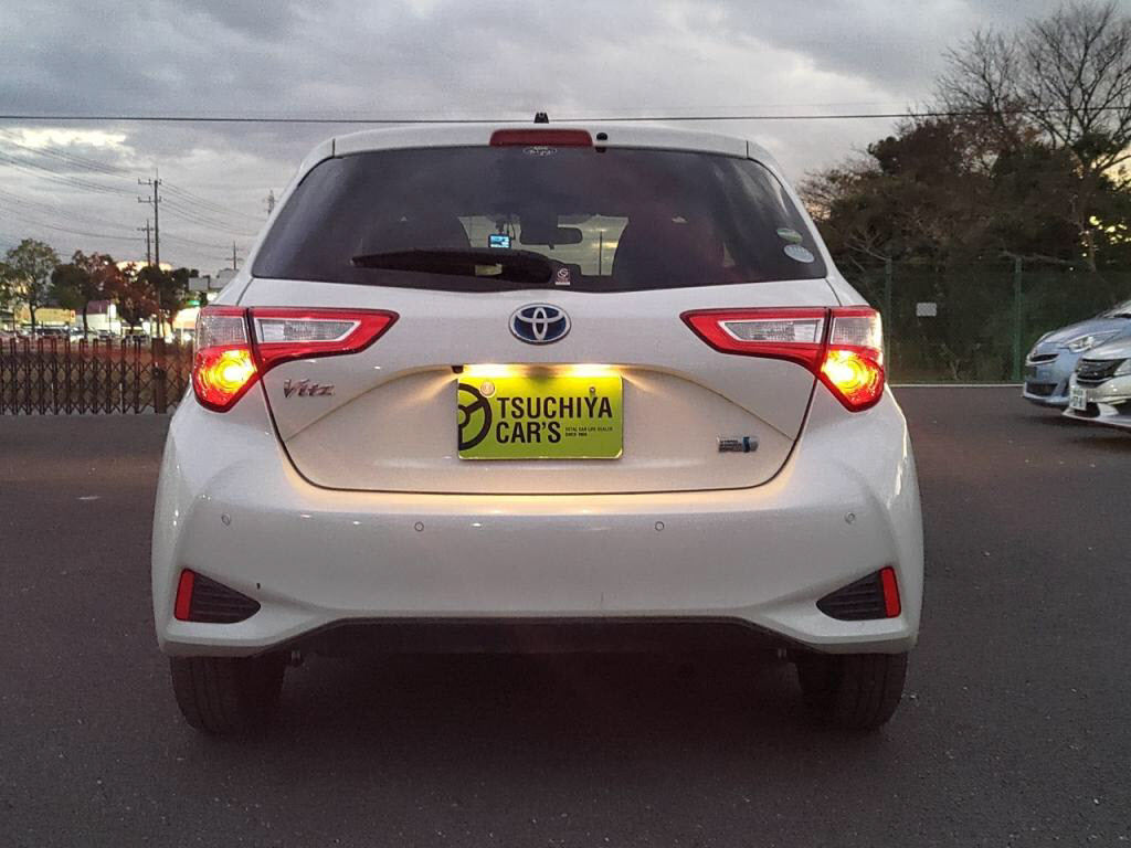 ヴィッツハイブリッドハイブリッドＦセーフティエディション３の写真 10