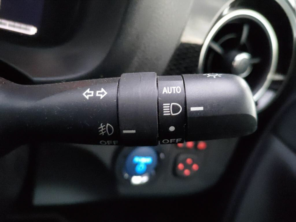 ヴィッツハイブリッドハイブリッドＦセーフティエディション３の写真 19