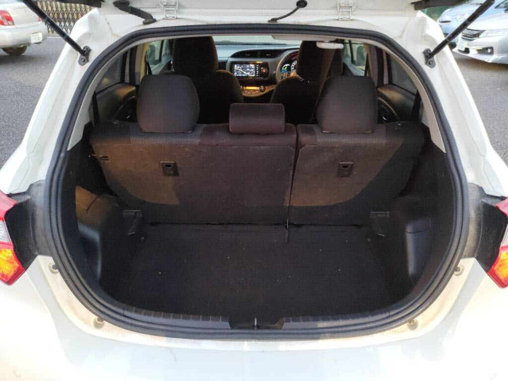 ヴィッツハイブリッドハイブリッドＦセーフティエディション３の写真 25