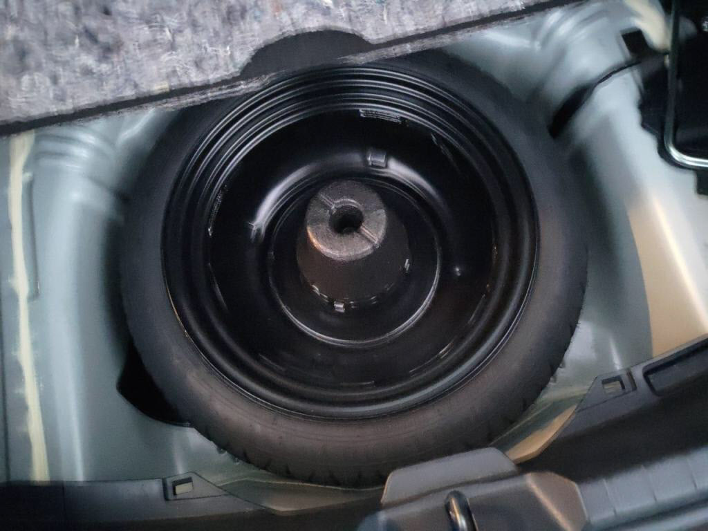 ヴィッツハイブリッドハイブリッドＦセーフティエディション３の写真 28