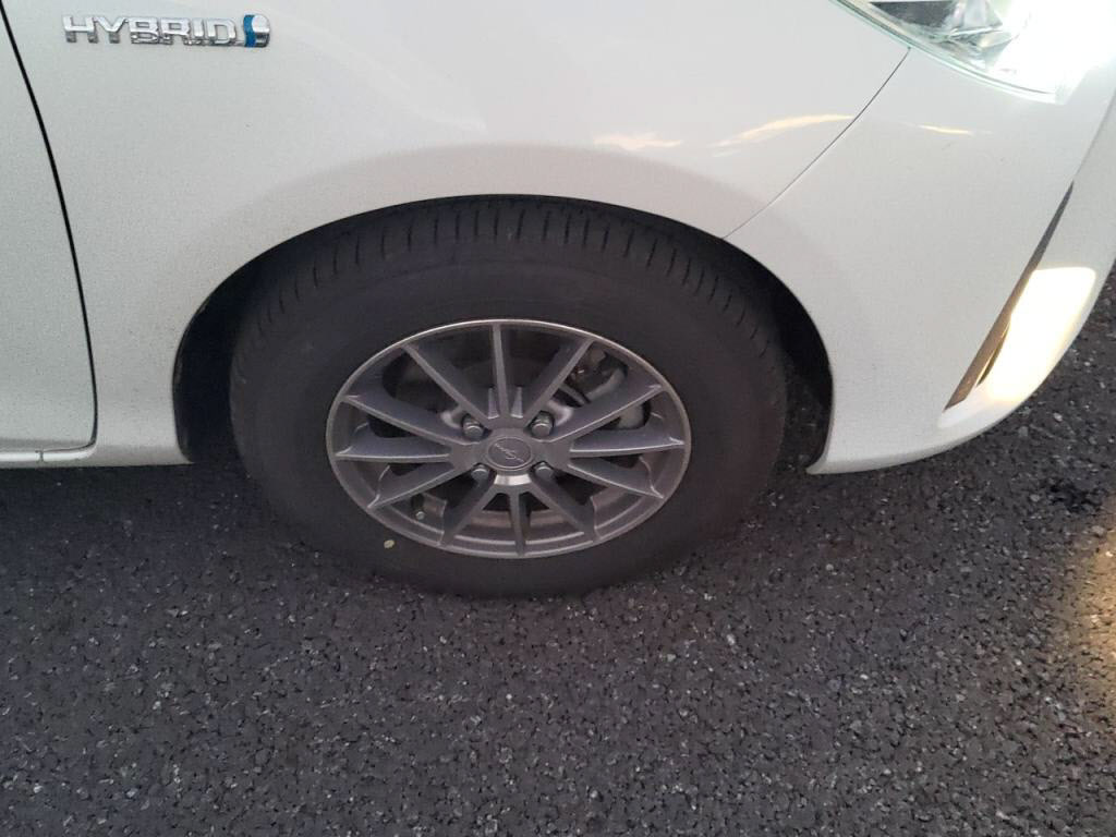 ヴィッツハイブリッドハイブリッドＦセーフティエディション３の写真 30