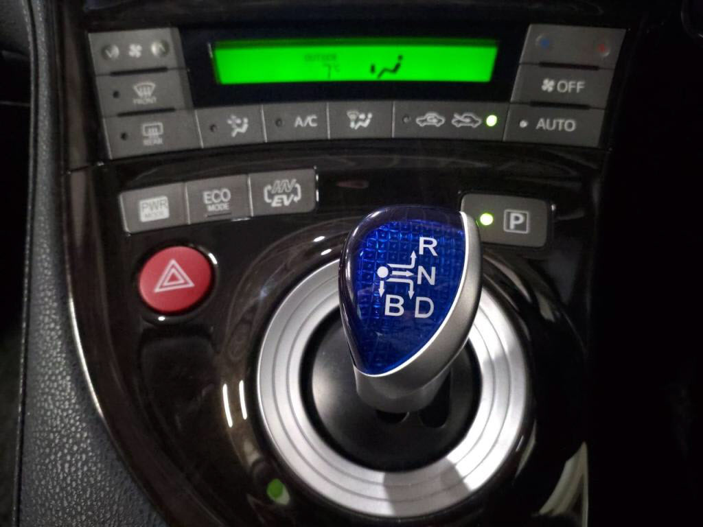 プリウスＰＨＥＶＳの写真 15