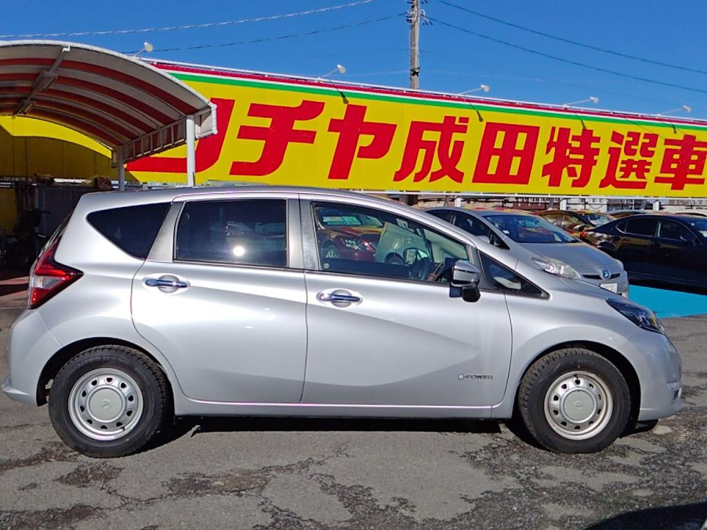 ノートｅパワーｅパワーＢの写真 6