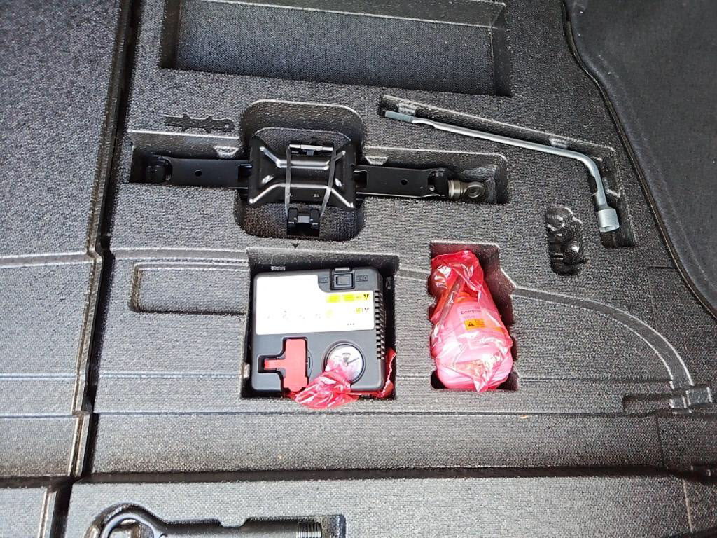 プリウスＳセーフティプラスの写真 30