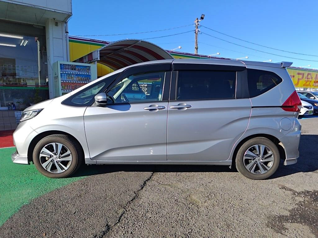 フリードＧホンダセンシングの写真 12