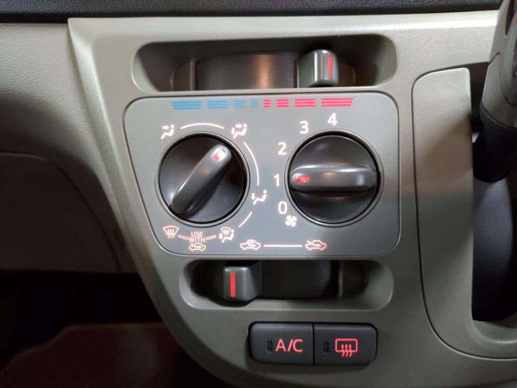 ミライースＸメモリアルエディションの写真 18