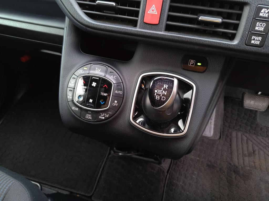 ノアハイブリッドハイブリッドＸディライトプラスの写真 15