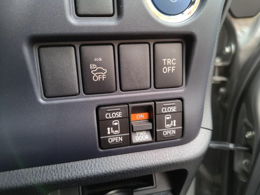 ノアハイブリッドハイブリッドＸディライトプラスの写真 16