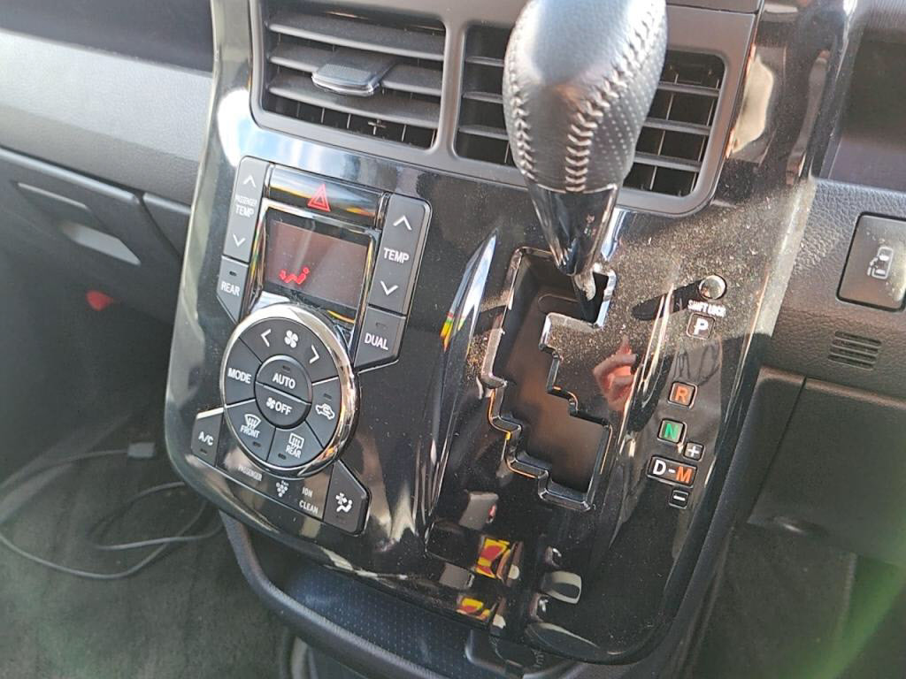 ヴォクシーＺＳキラメキ３の写真 16