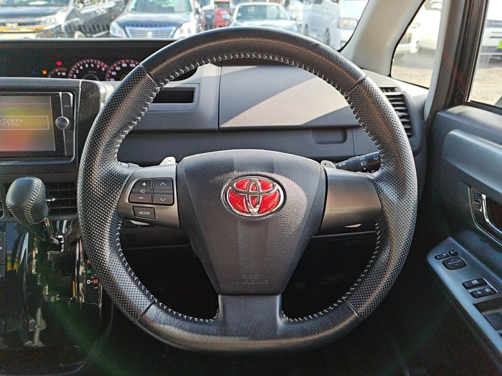 ヴォクシーＺＳキラメキ３の写真 17