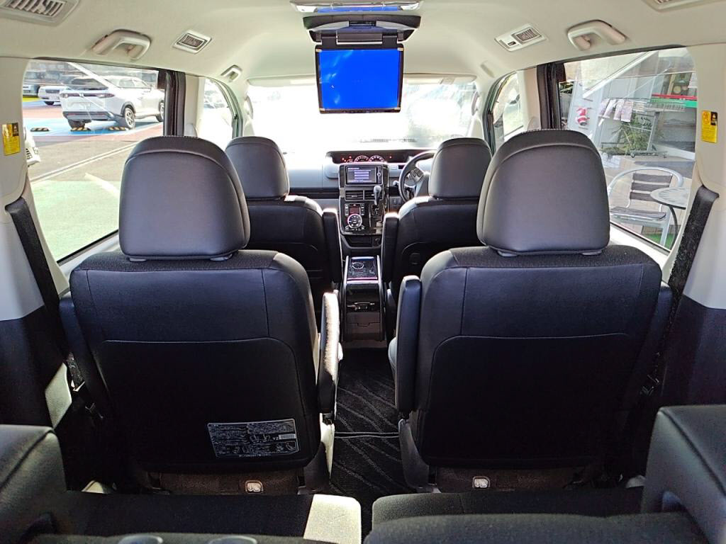 ヴォクシーＺＳキラメキ３の写真 27