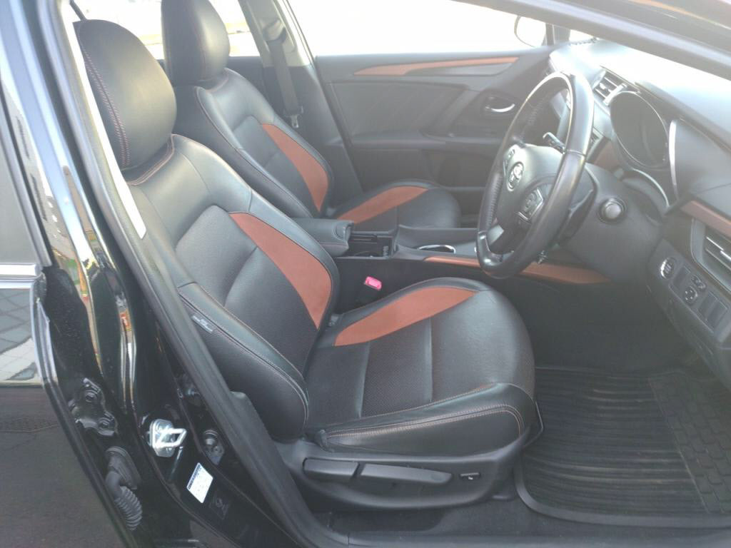 アベンシスワゴンＬｉの写真 13