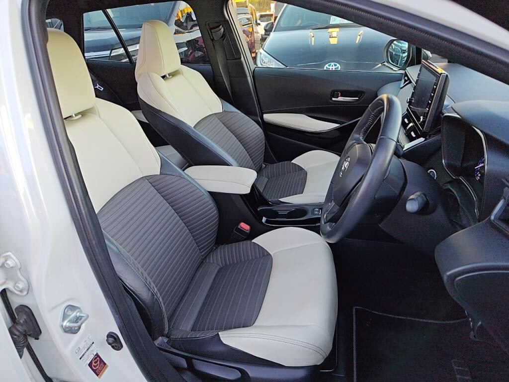 カローラツーリングハイブリッドハイブリッドダブルバイビーの写真 21