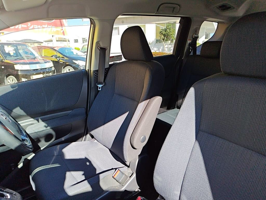 シエンタＧの写真 23