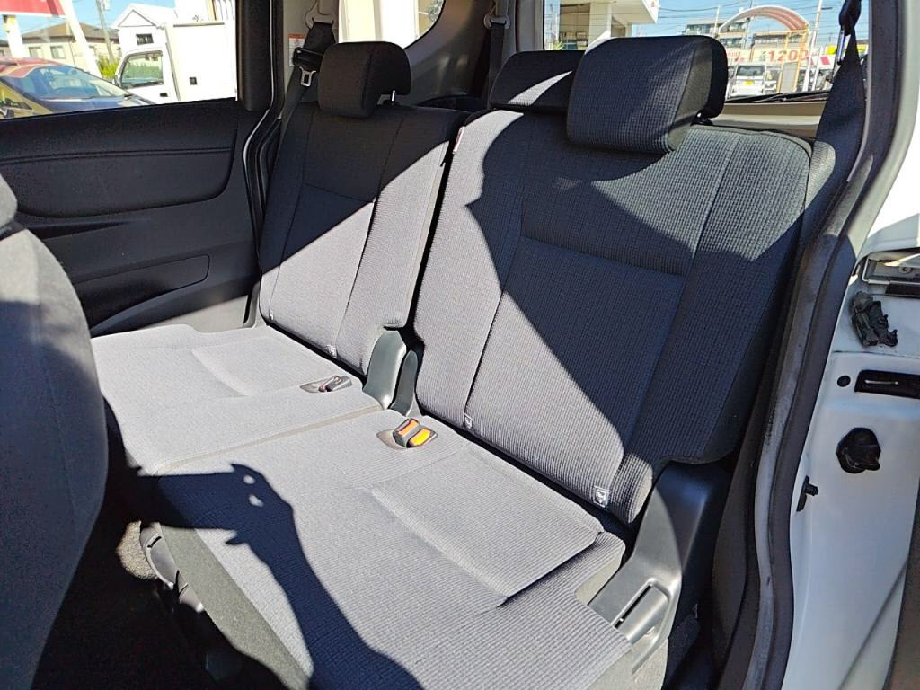 シエンタＧの写真 24