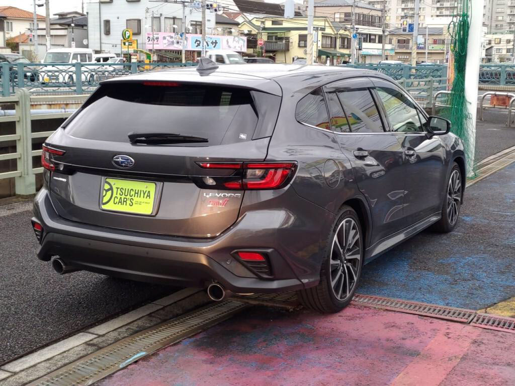 レヴォーグＳＴＩスポーツの写真 2