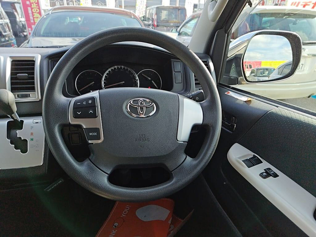 ハイエースバンリラクベースタイプ２の写真 3