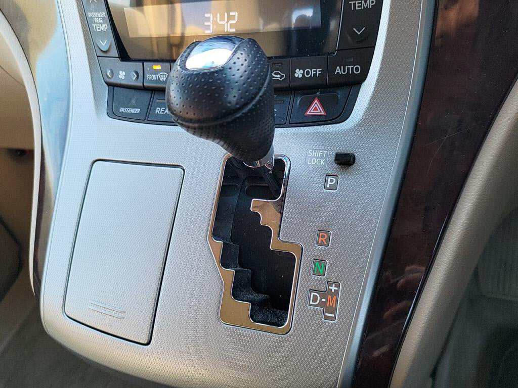 アルファード２４０Ｘの写真 15