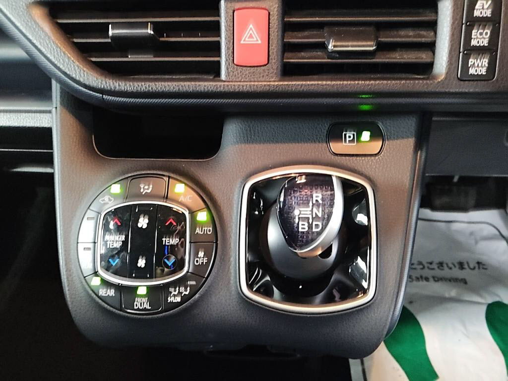 ノアハイブリッドハイブリッドＸの写真 15