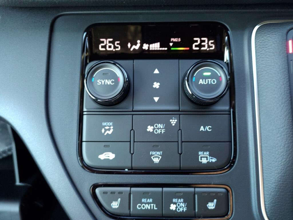 ステップワゴンスパーダＨＶｅＨＥＶスパーダプレミアムラインブラックＥｄの写真 17