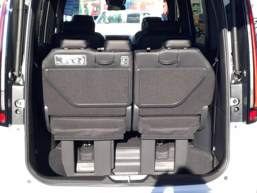 ステップワゴンスパーダＨＶｅＨＥＶスパーダプレミアムラインブラックＥｄの写真 30