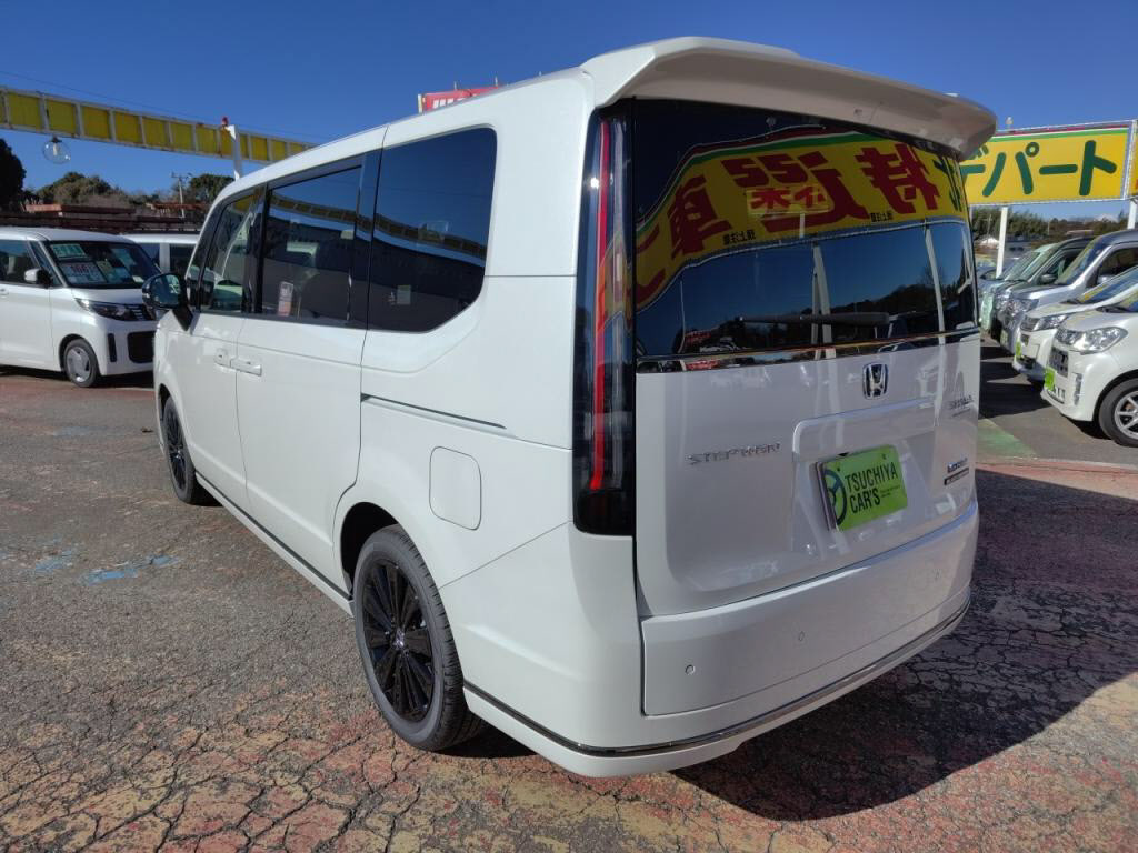 ステップワゴンスパーダＨＶｅＨＥＶスパーダプレミアムラインブラックＥｄの写真 12