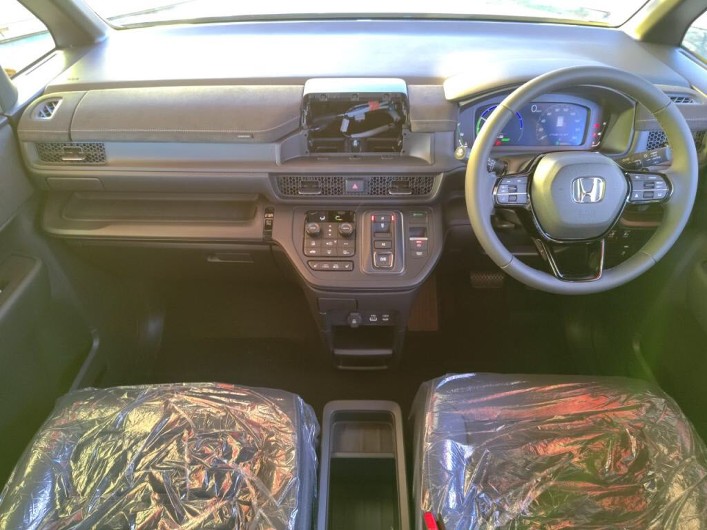 ステップワゴンスパーダＨＶｅＨＥＶスパーダプレミアムラインブラックＥｄの写真 3