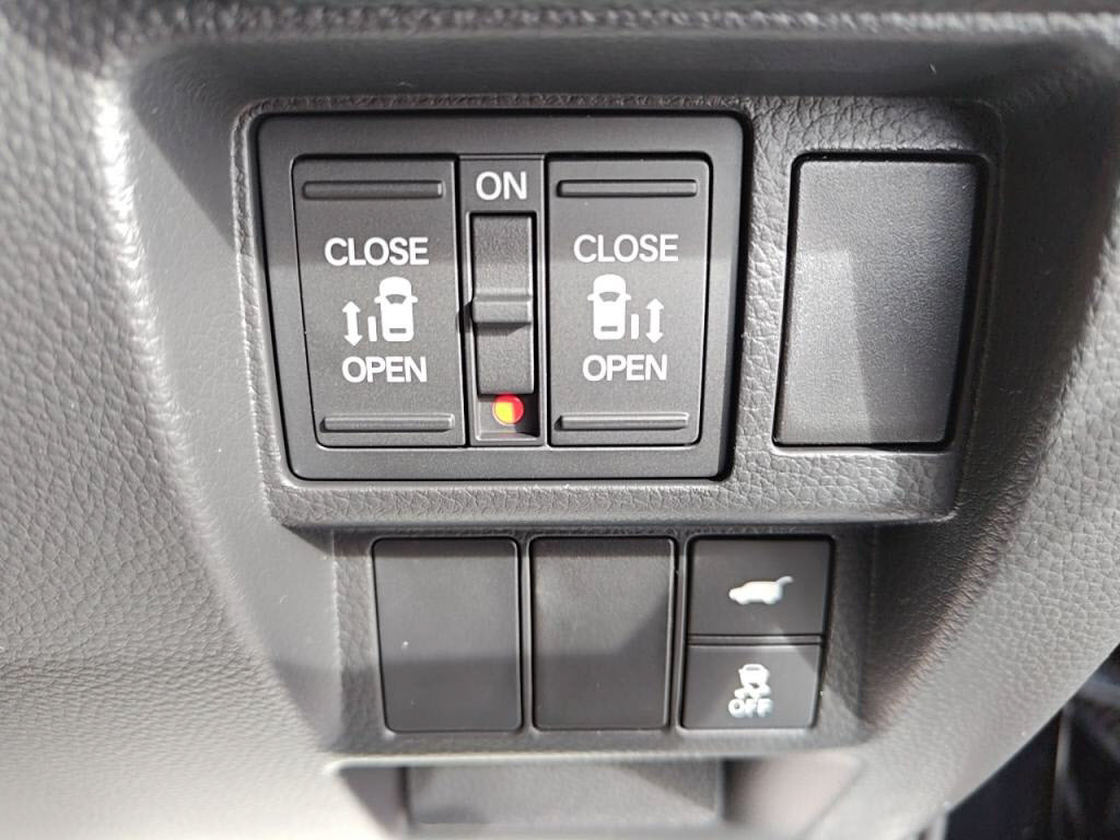 ステップワゴンスパーダＨＶｅＨＥＶスパーダプレミアムラインブラックＥｄの写真 19