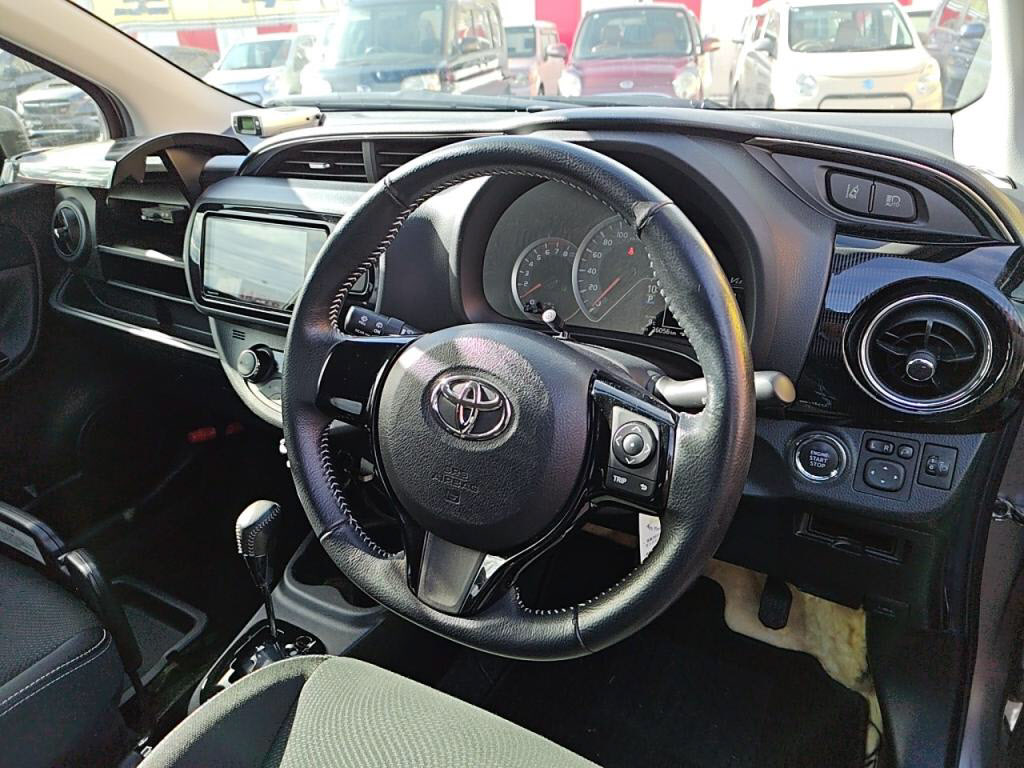 ヴィッツ５ＤＵの写真 3