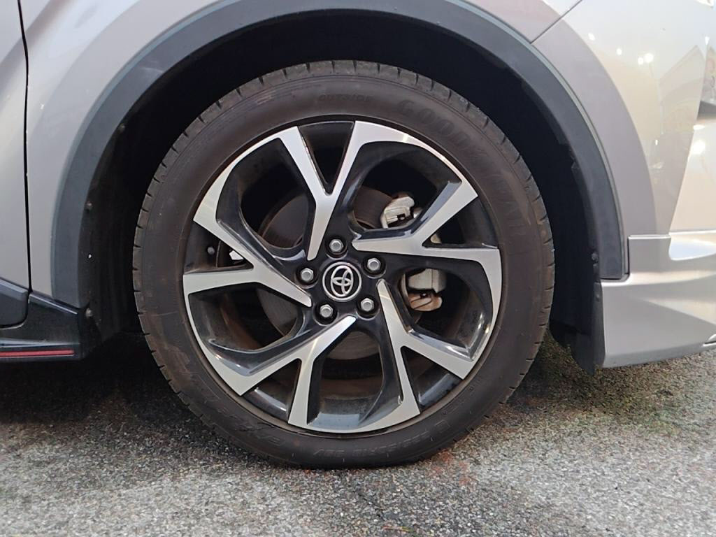 Ｃ－ＨＲハイブリッドＧの写真 12