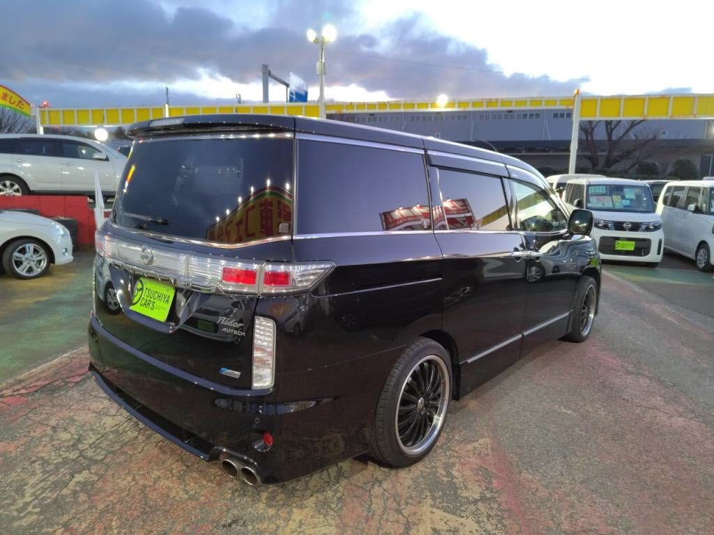 エルグランドライダーブラックラインの写真 11